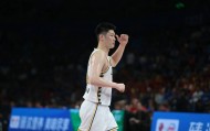 太稳！胡金秋15分高效发挥 屡次挑战周琦尽显实力