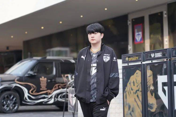 虎娘日报：电竞杯与各直播平台达成合作 LGD翻盘BLG创造奇迹