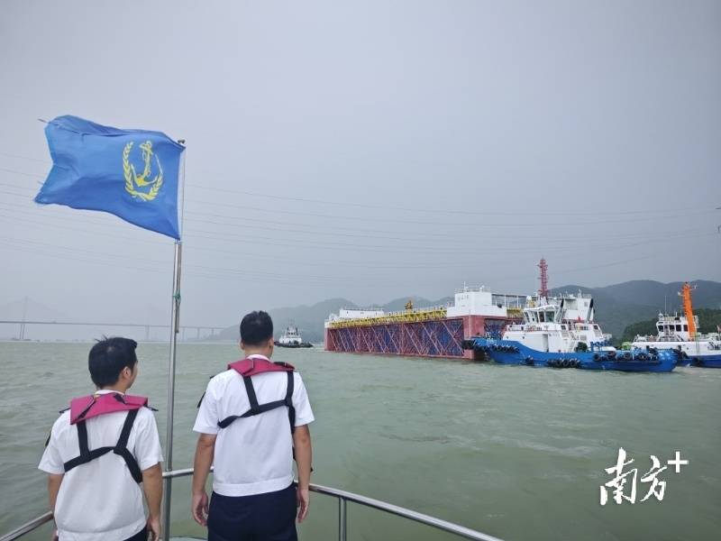 “台山1号”出海，江门首座现代化养殖平台“上岗”